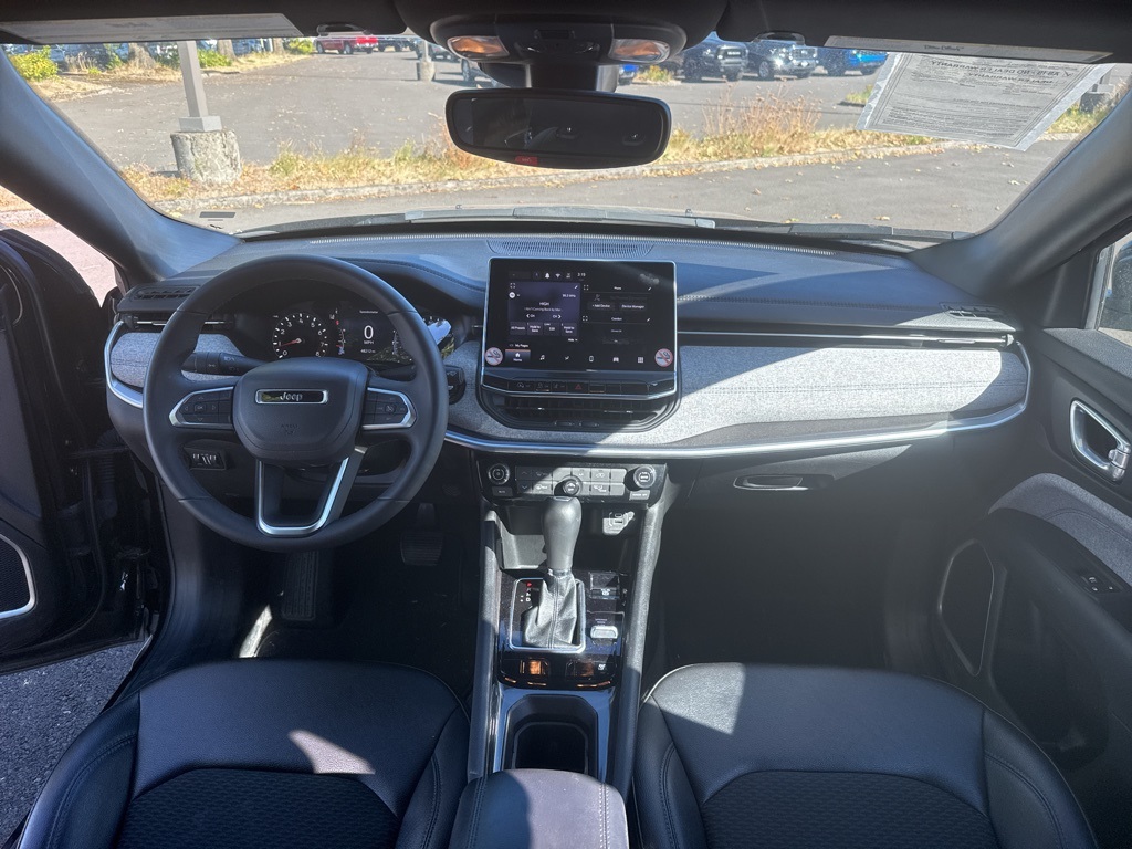 2024 Jeep Compass Latitude photo 28