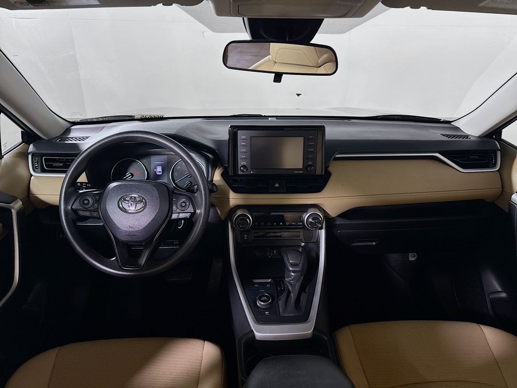 2021 Toyota RAV4 Hybrid LE photo 12