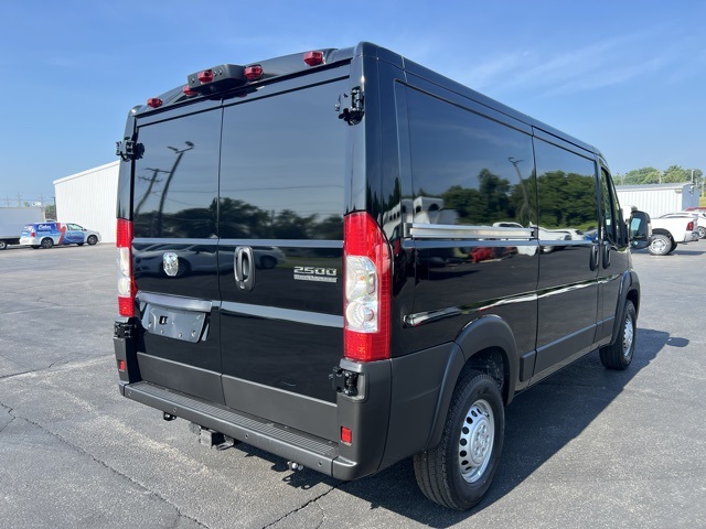 2025 Ram ProMaster 2500 photo 3