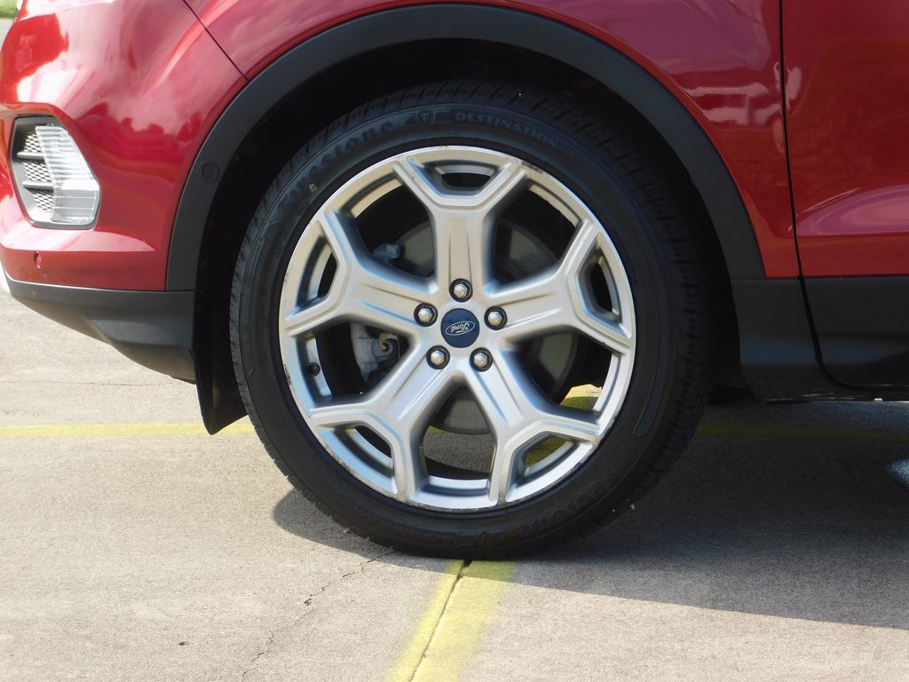 2019 Ford Escape Titanium photo 3