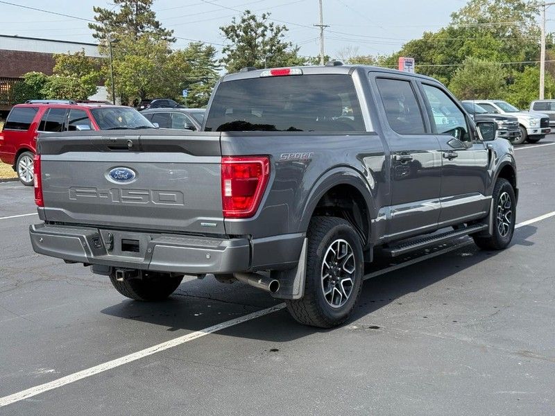 2022 Ford F-150 XLT photo 2