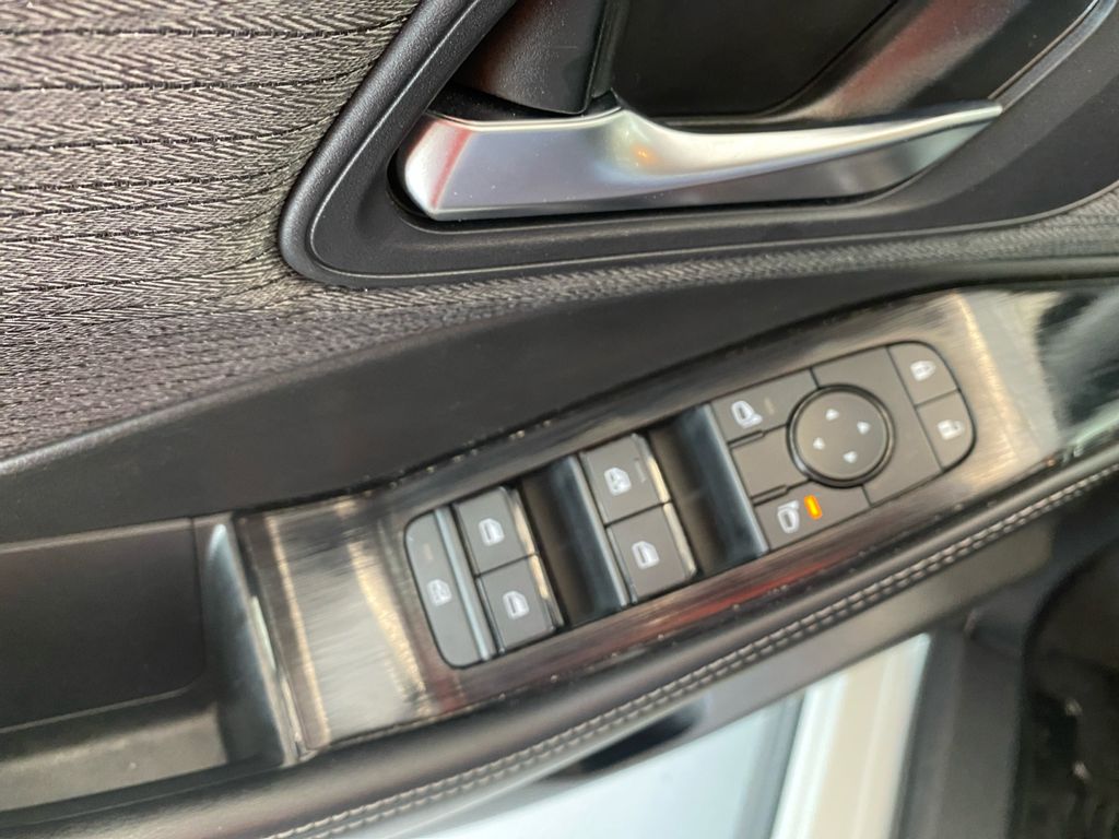2023 Nissan Rogue SV photo 12