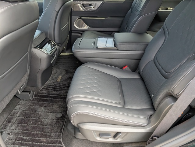 2026 Infiniti QX80 photo 28