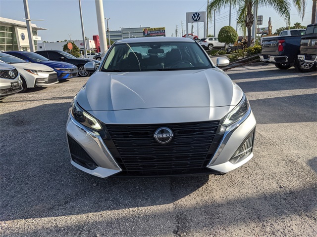 2023 Nissan Altima 2.5 SV photo 5