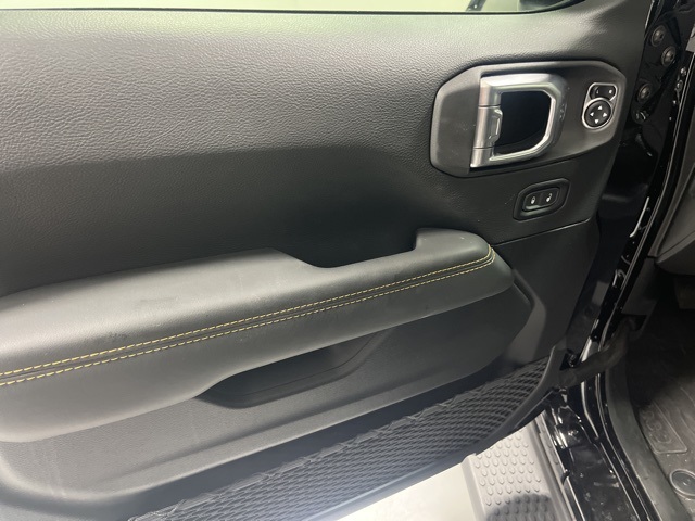 2025 Jeep Wrangler Sahara photo 4