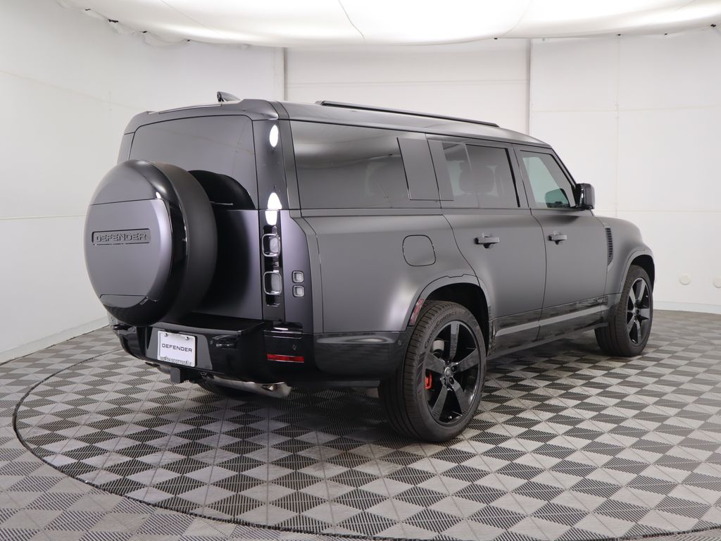 2025 Land Rover Defender 130 X photo 2