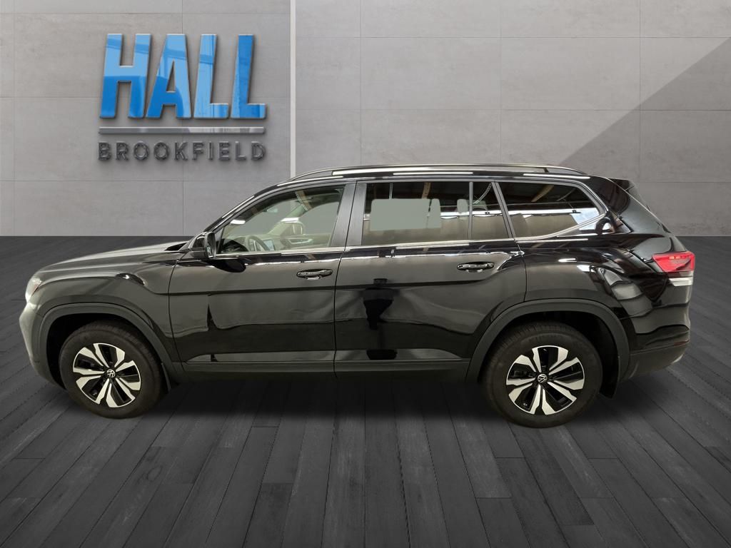 2024 Volkswagen Atlas SE photo 2