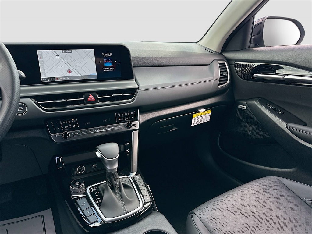 2026 Kia Seltos SX photo 24