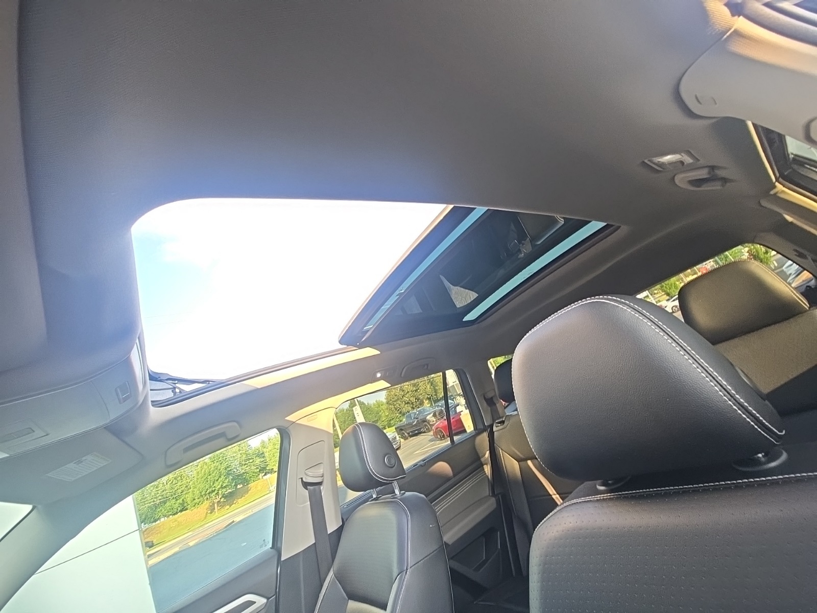 2022 Volkswagen Atlas V6 SEL R-Line photo 12
