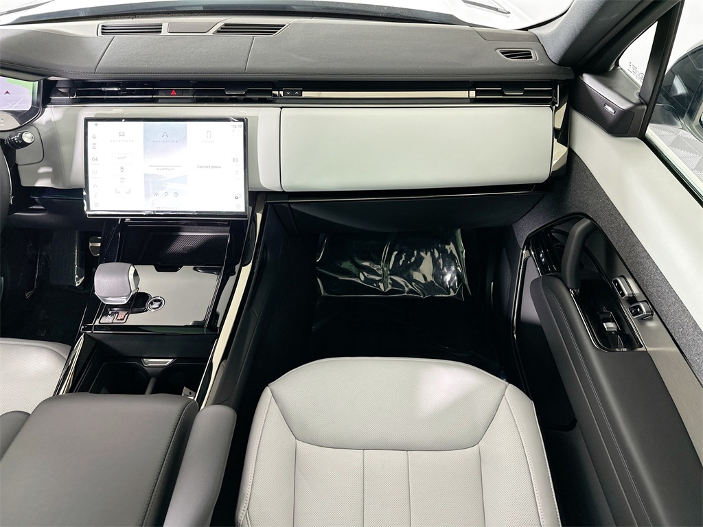 2025 Land Rover Range Rover Sport SE photo 21