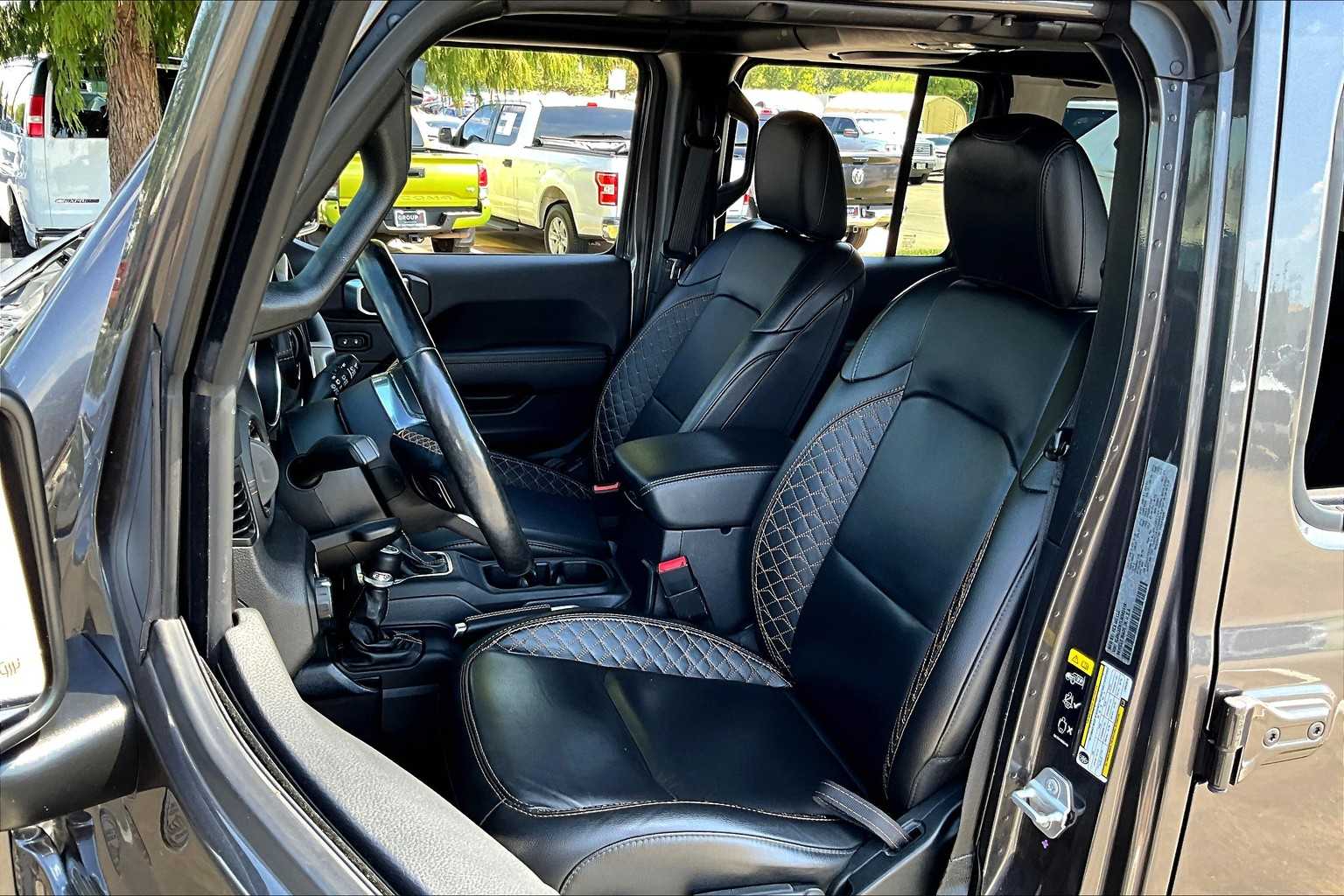 2020 Jeep Wrangler Unlimited Sahara High Altitude photo 6