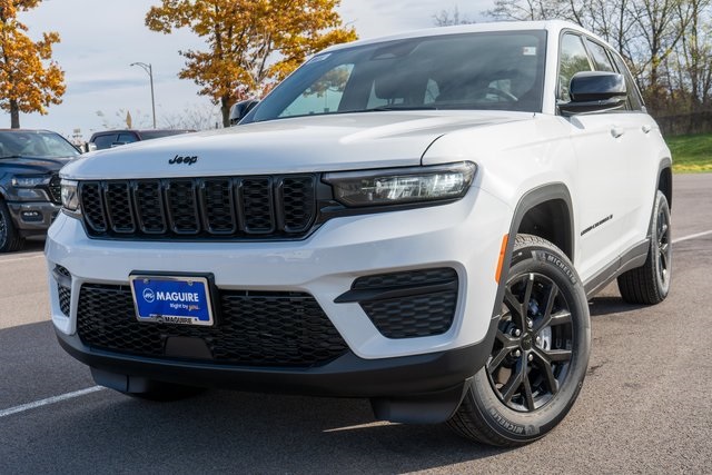 2025 Jeep Grand Cherokee Altitude's photo