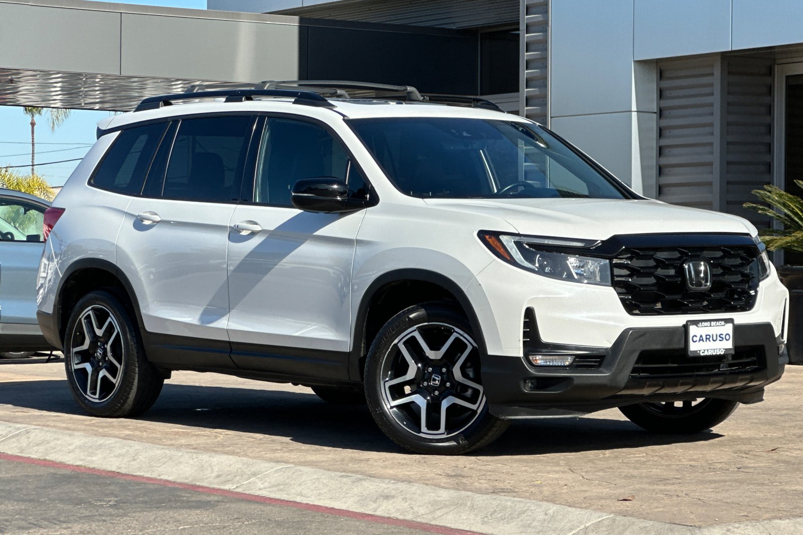 2022 Honda Passport Elite photo 2