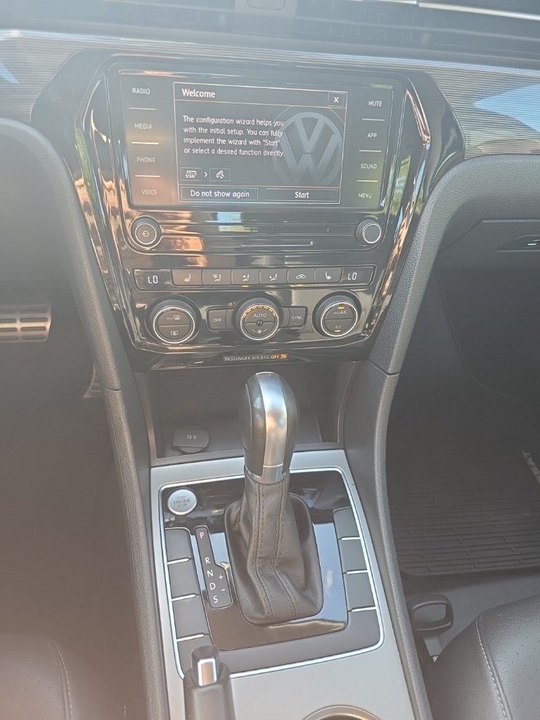 2020 Volkswagen Passat 2.0T R-Line photo 5