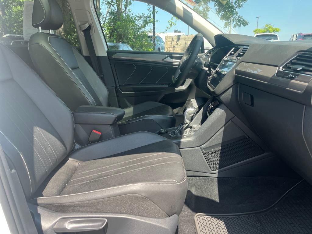 2022 Volkswagen Tiguan SE photo 19