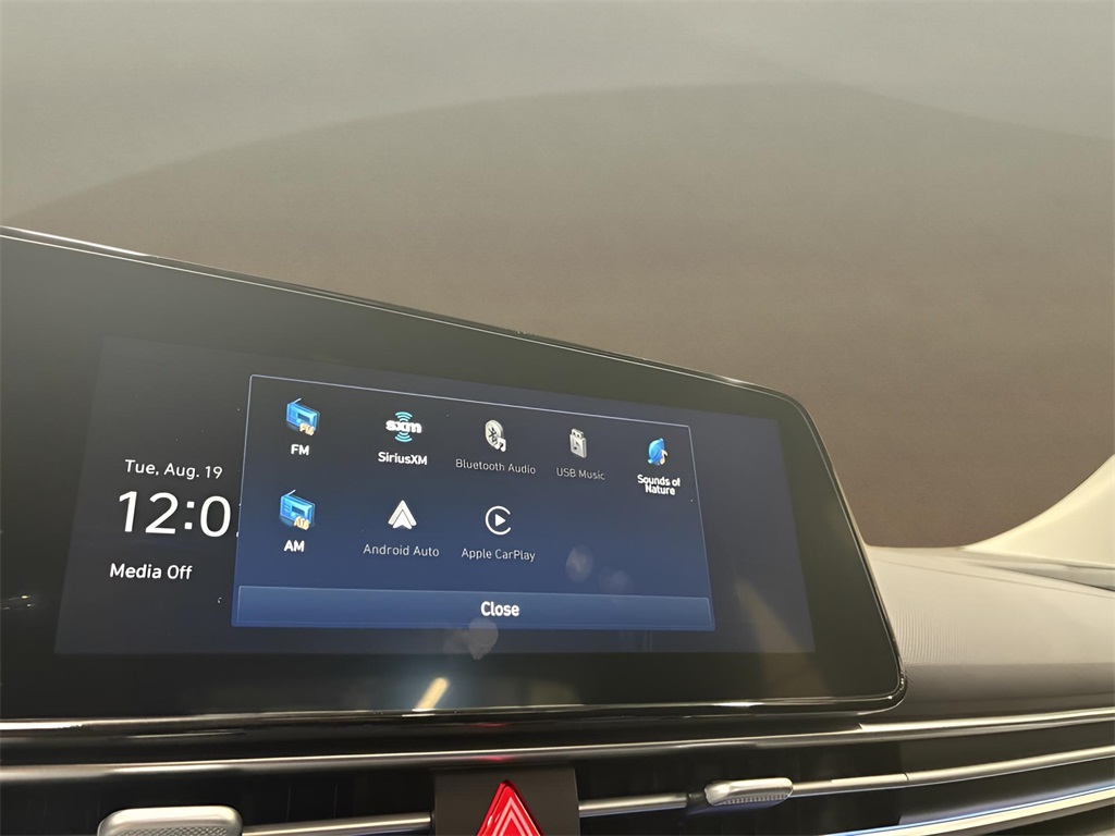 2025 Hyundai Elantra Limited photo 15