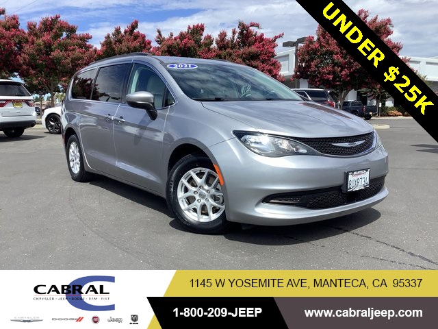 2021 Chrysler Voyager's photo