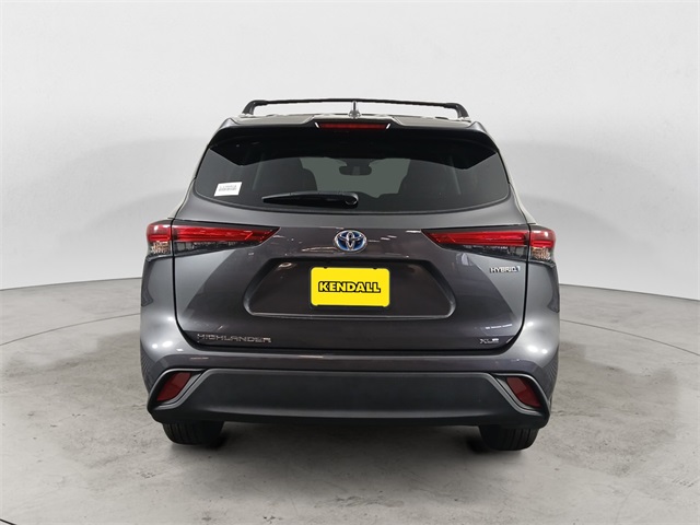 2023 Toyota Highlander Hybrid XLE photo 3