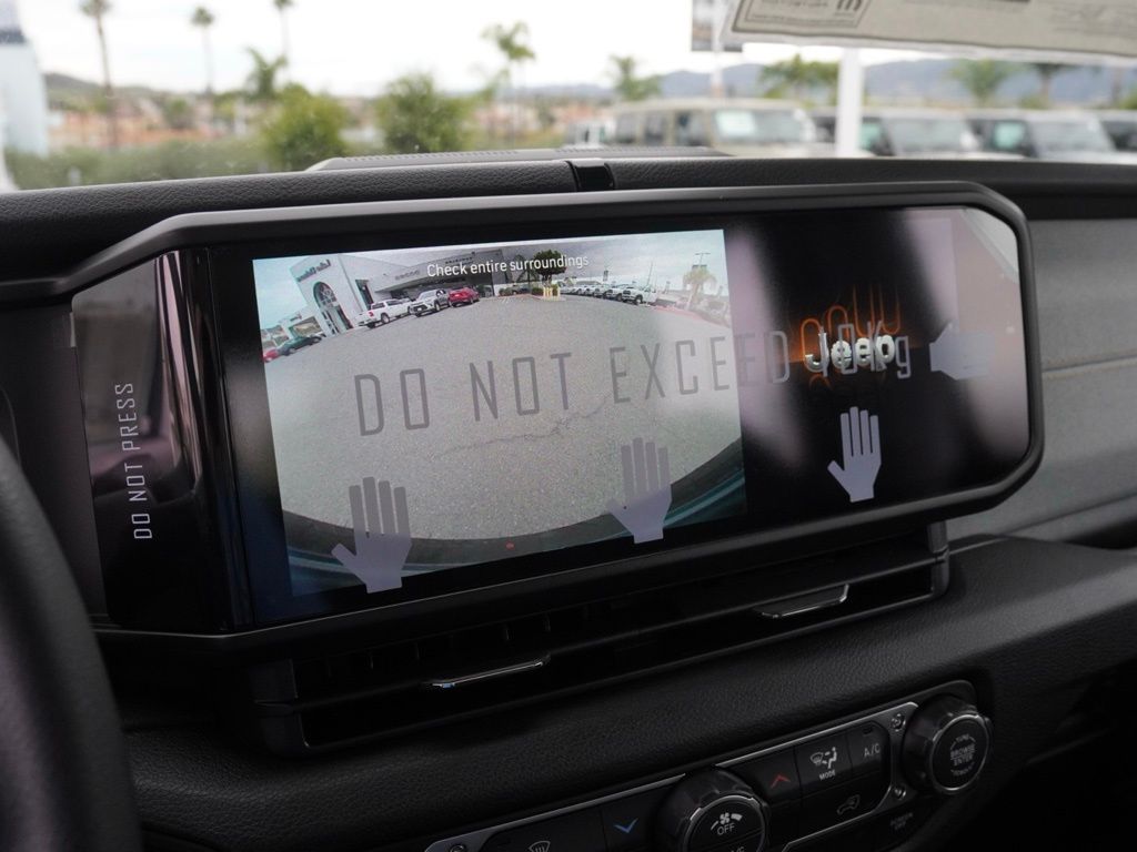 New 2026 Bright White Clear-Coat Exterior Paint Jeep Sport image 13