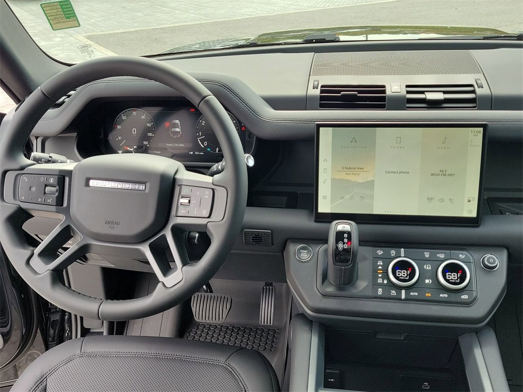 2025 Land Rover Defender 90 S photo 16