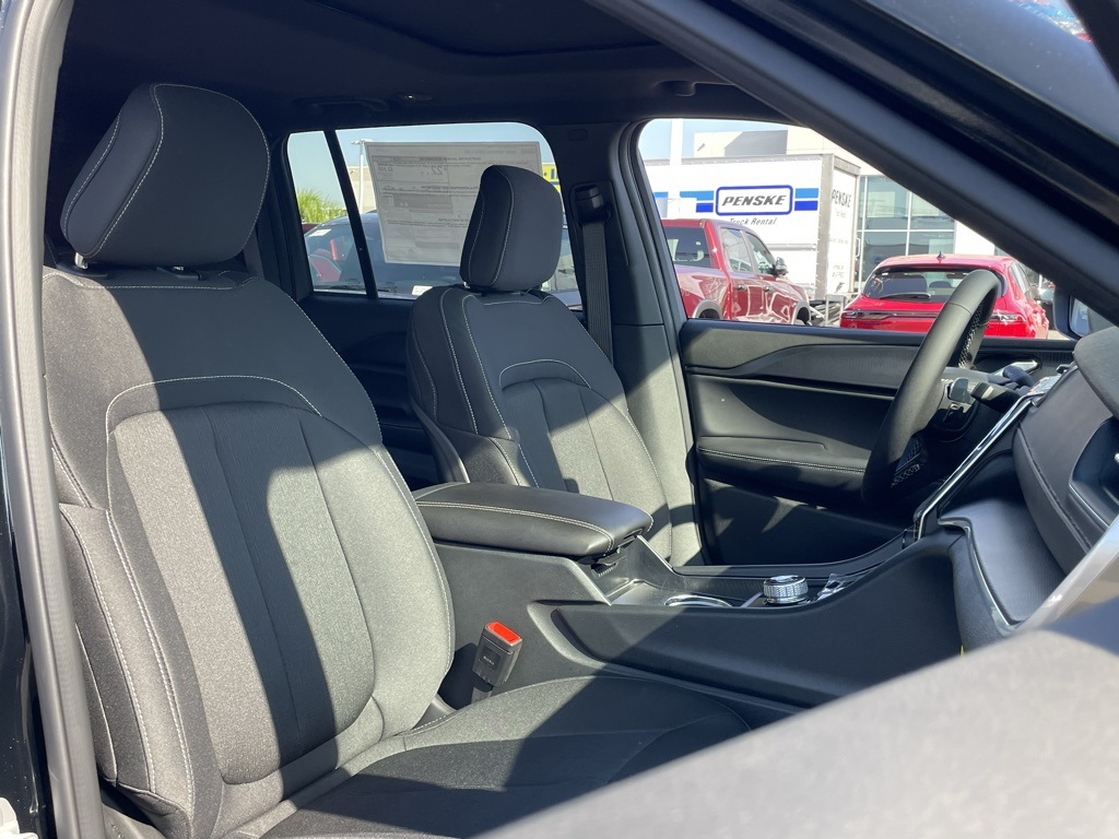 2025 Jeep Grand Cherokee Laredo X photo 18