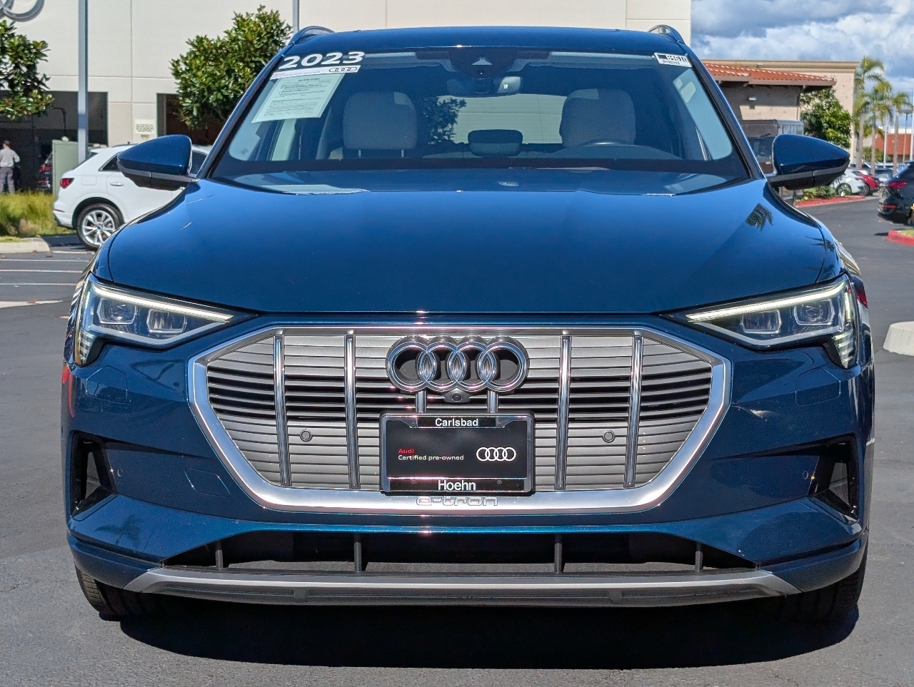 2023 Audi e-tron Premium Plus photo 2