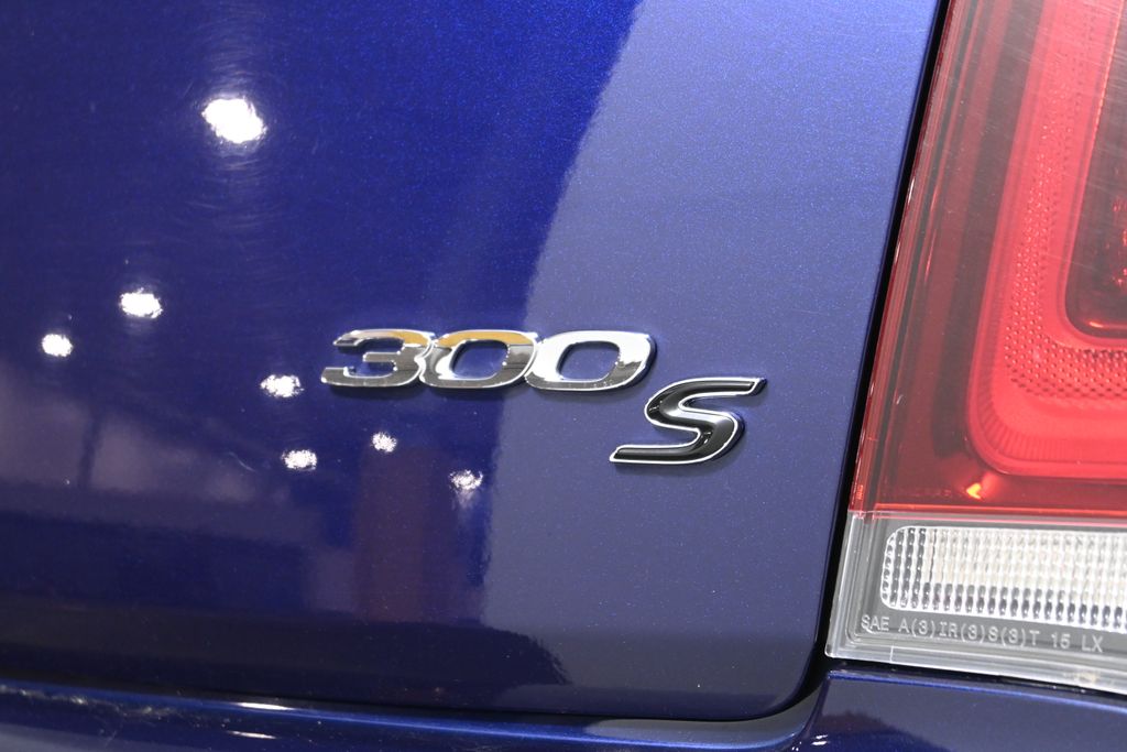 2017 Chrysler 300 S photo 36