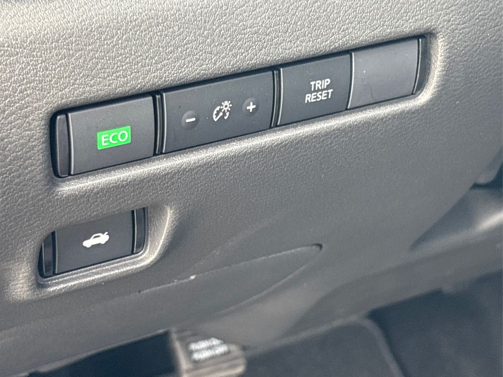 2025 Nissan Sentra SR photo 11