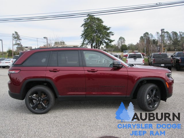 2025 Jeep Grand Cherokee Limited photo 2