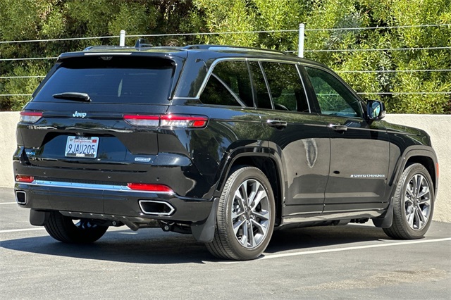 2023 Jeep Grand Cherokee Overland 4xe photo 4