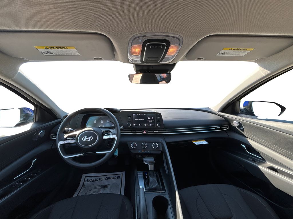 2024 Hyundai Elantra SE photo 14