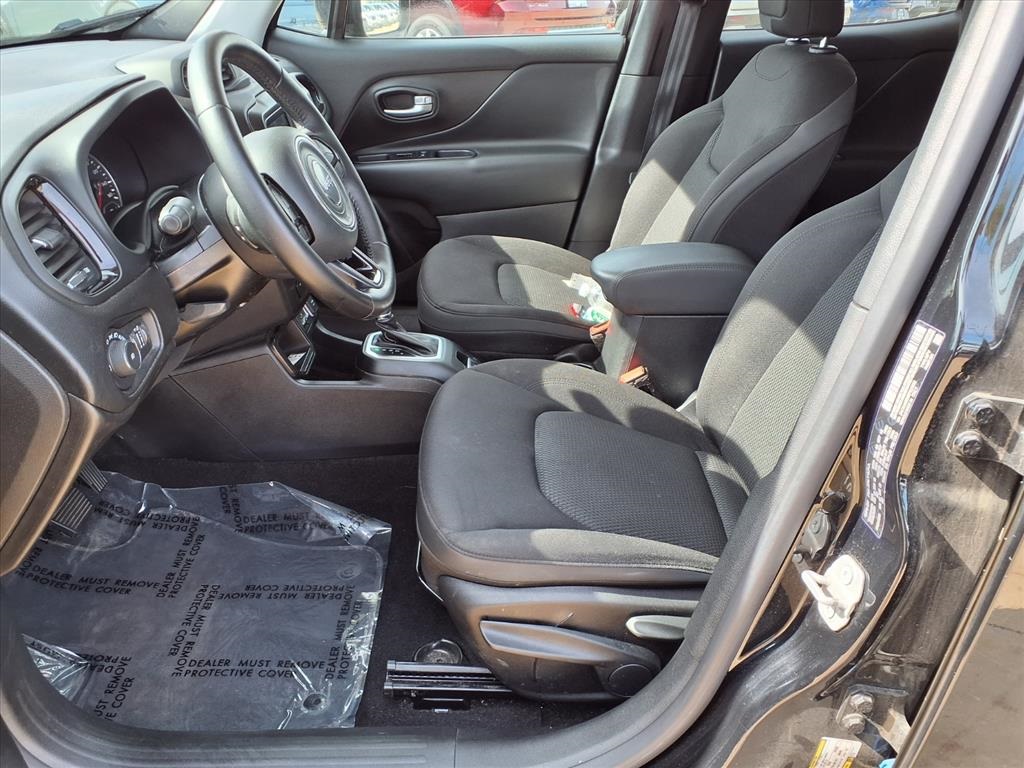 2019 Jeep Renegade Latitude Altitude photo 2