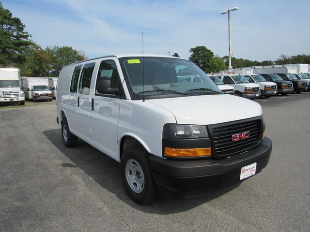 2025 Gmc Savana Cargo 2500 photo 3