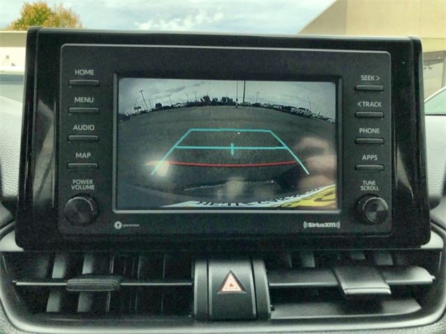 2022 Toyota RAV4 LE photo 8