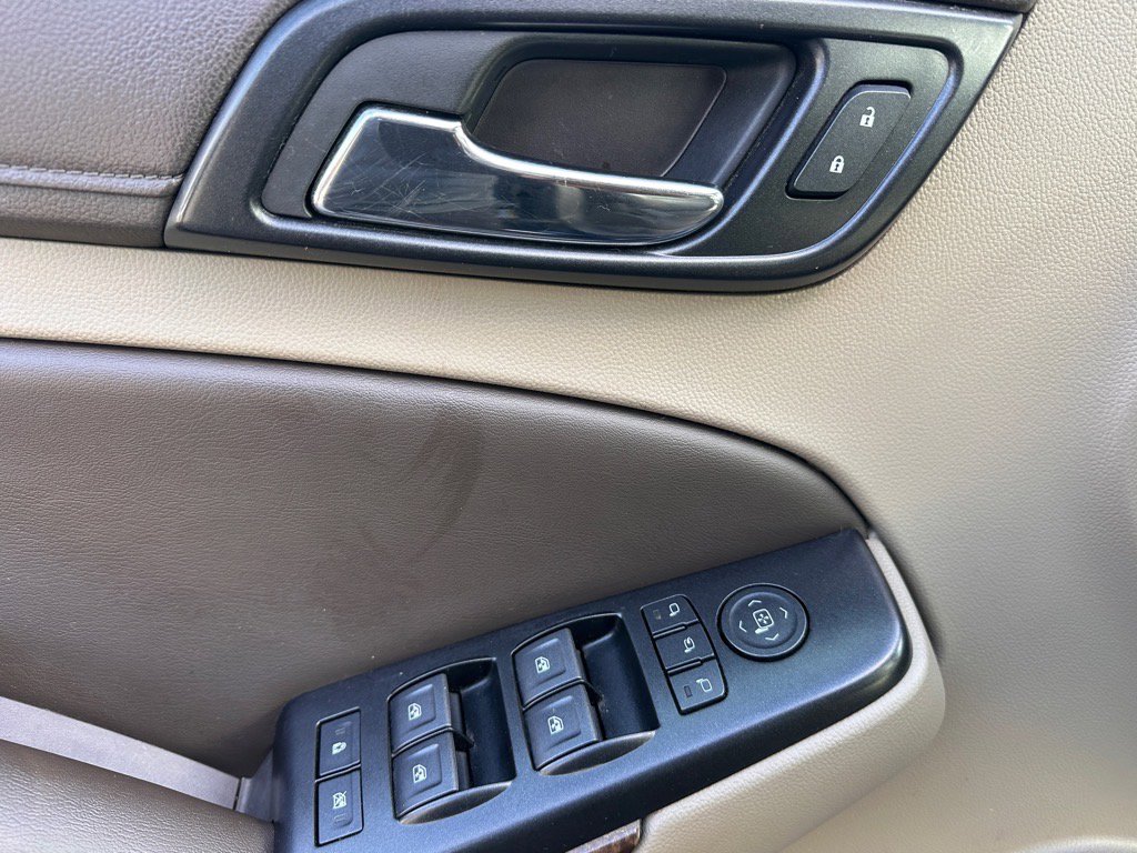 2017 Chevrolet Tahoe LT photo 17
