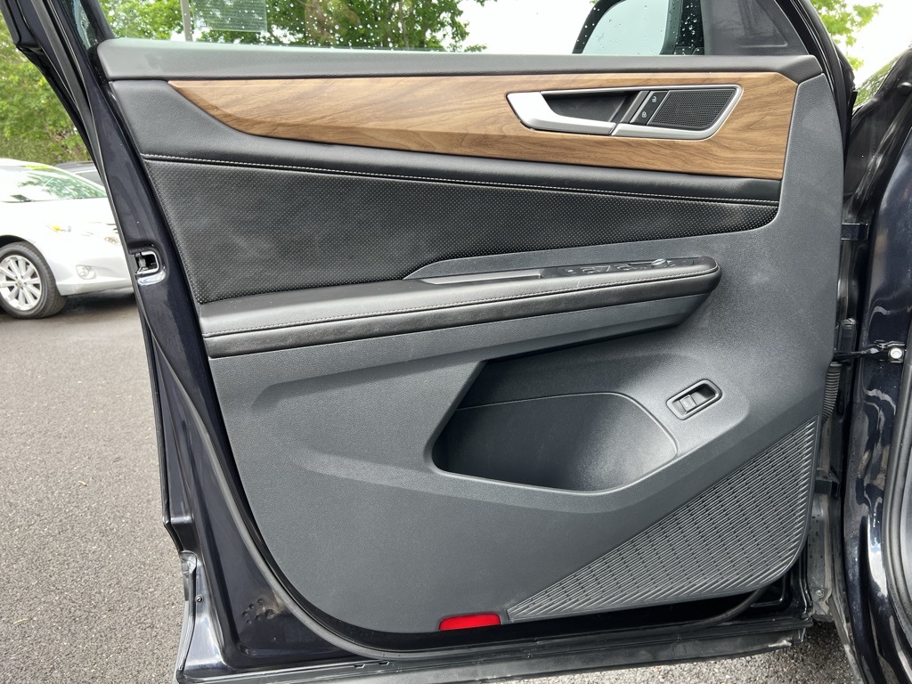 2024 Volkswagen Atlas SE Technology photo 9