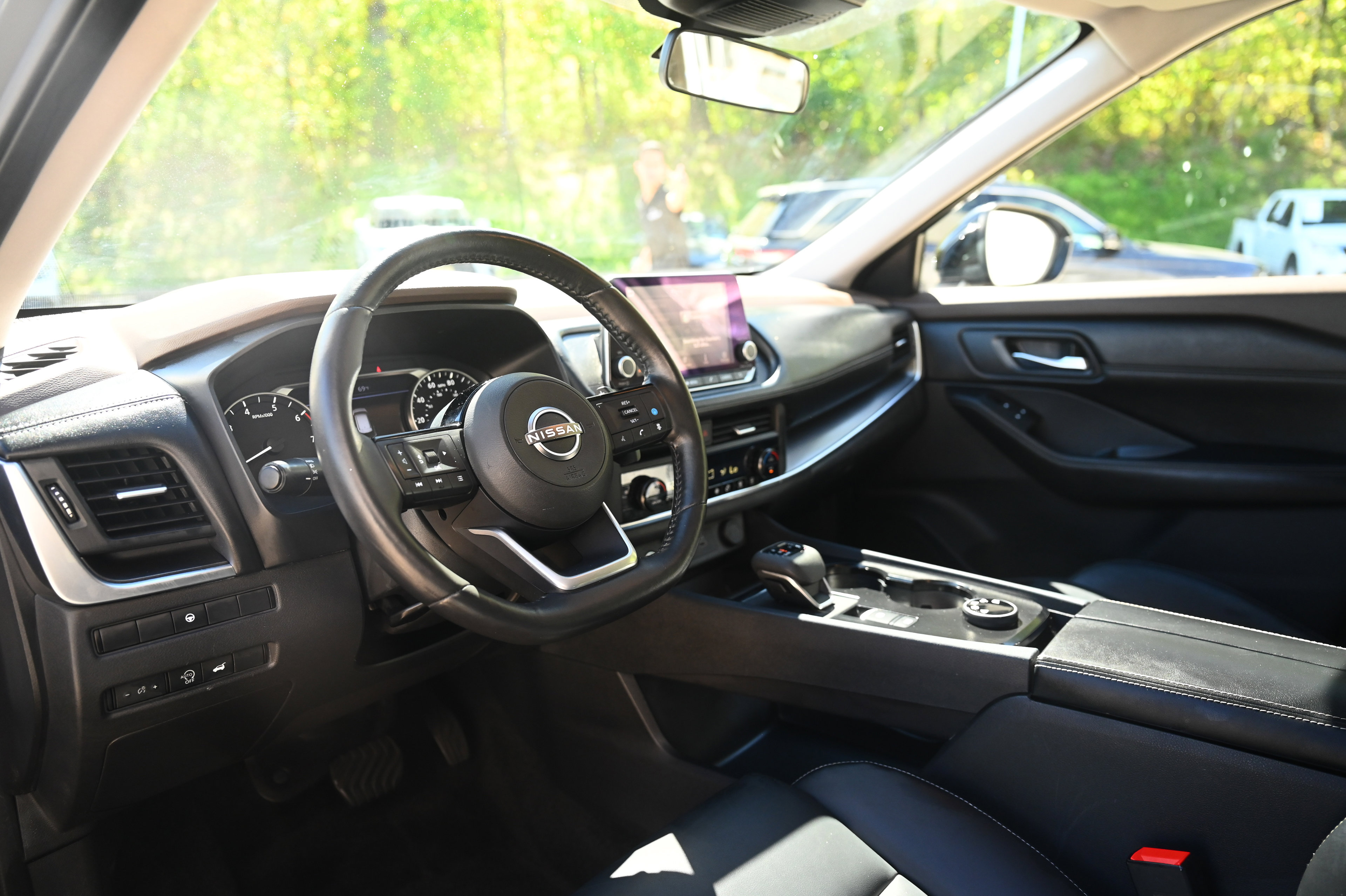 2023 Nissan Rogue SV photo 16