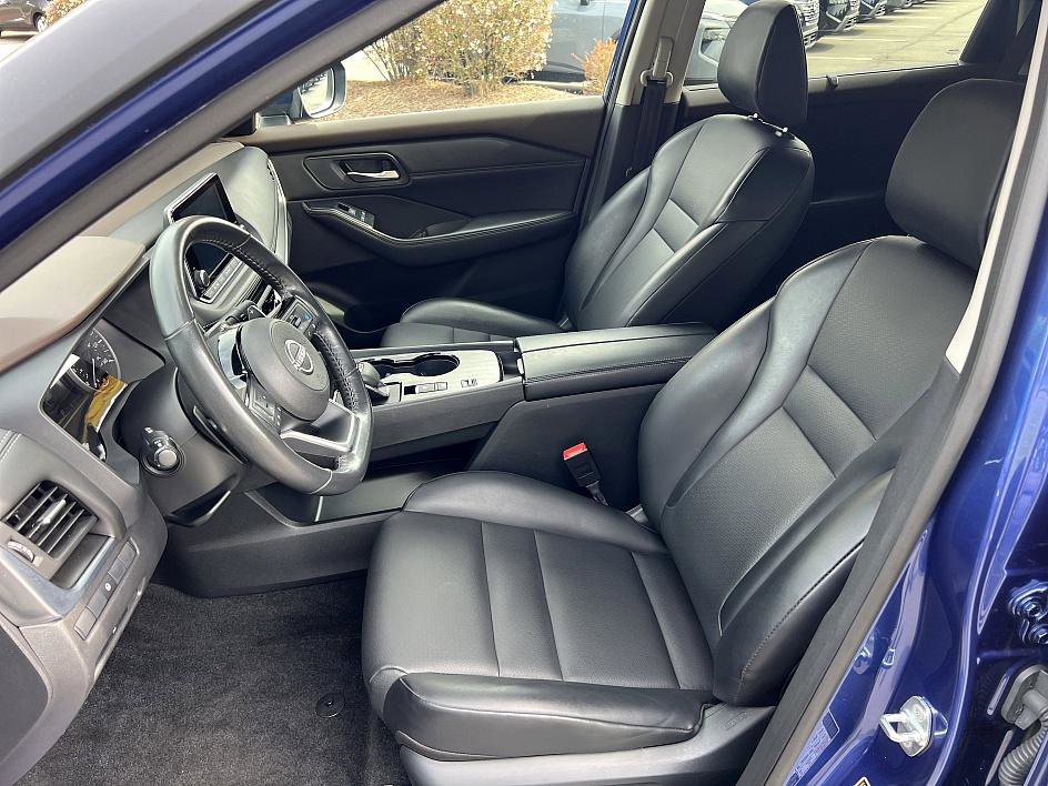 2023 Nissan Rogue SV photo 14