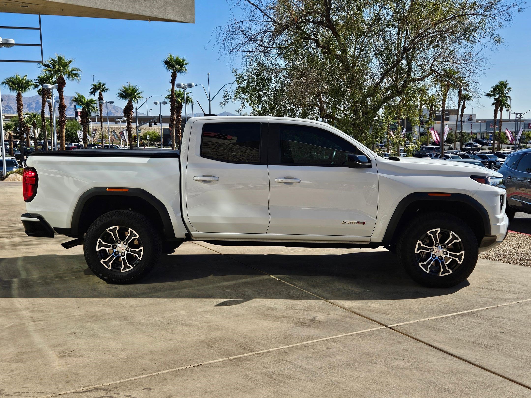 2024 Gmc Canyon AT4 photo 6