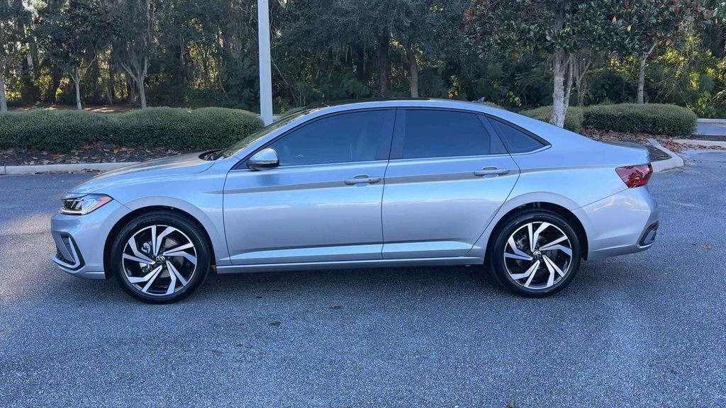 2026 Volkswagen Jetta 1.5T SEL photo 4