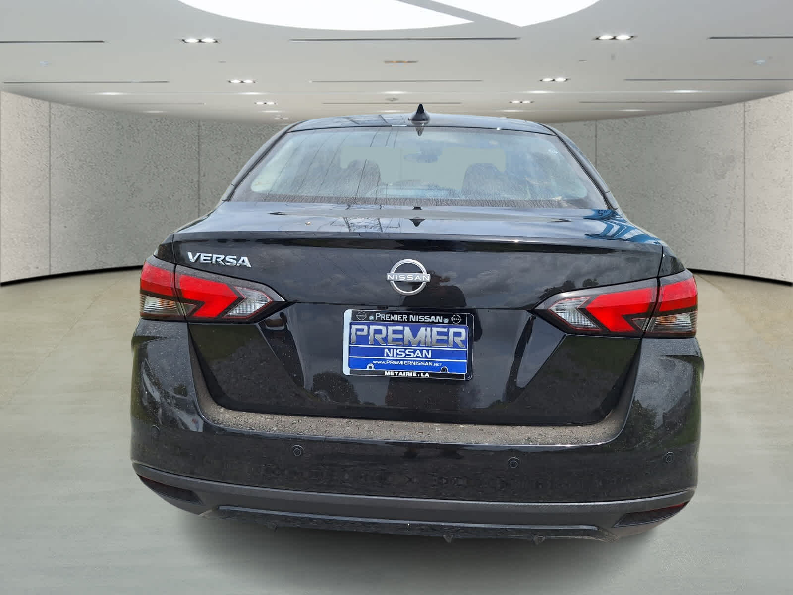 2025 Nissan Versa SV photo 4