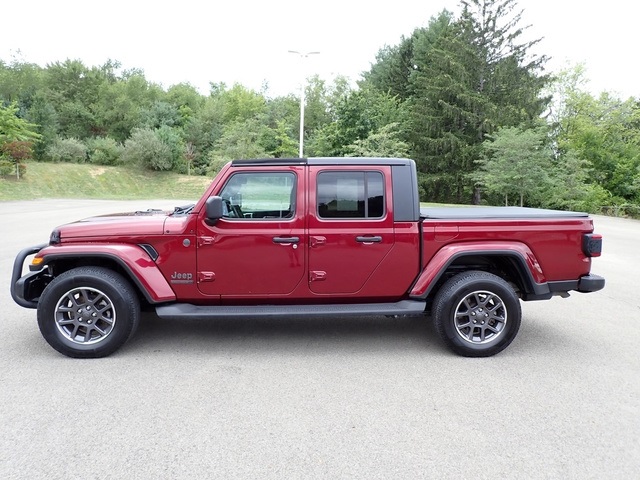 2021 Jeep Gladiator Sport photo 2
