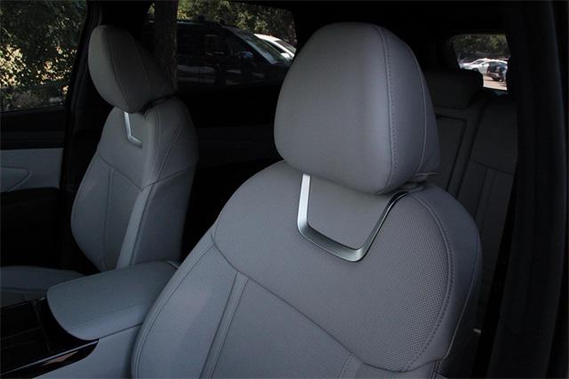 2025 Hyundai Tucson Limited photo 8