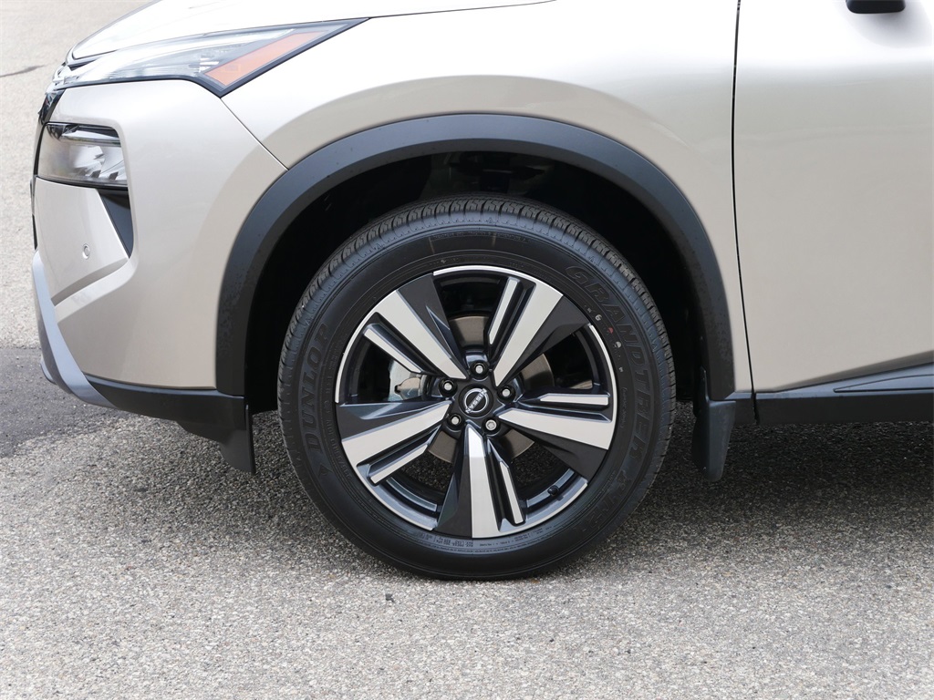 2025 Nissan Rogue SL photo 4