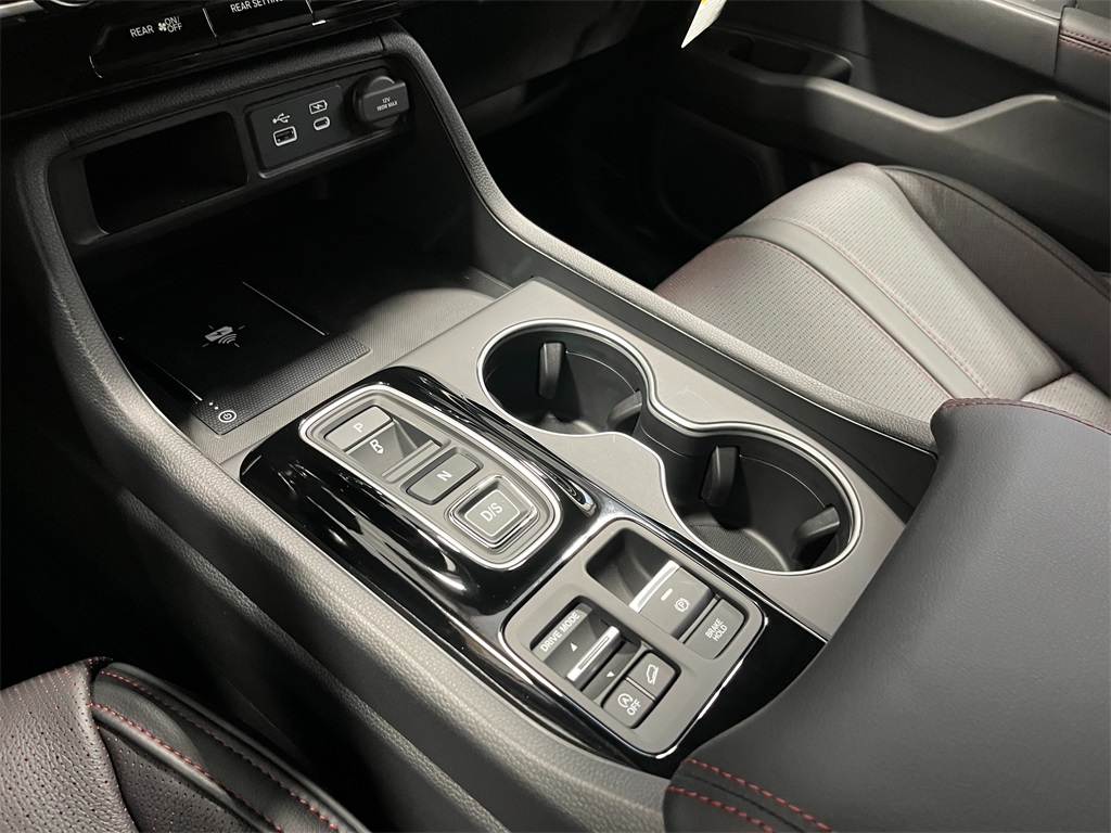 2025 Honda Pilot Black Edition photo 19