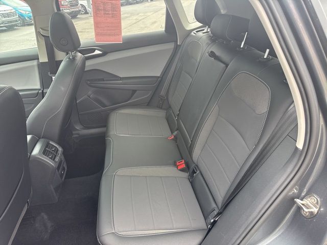 2022 Volkswagen Taos SE photo 17