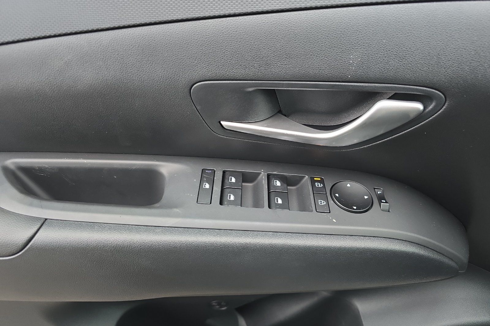 2025 Hyundai Tucson SE photo 10