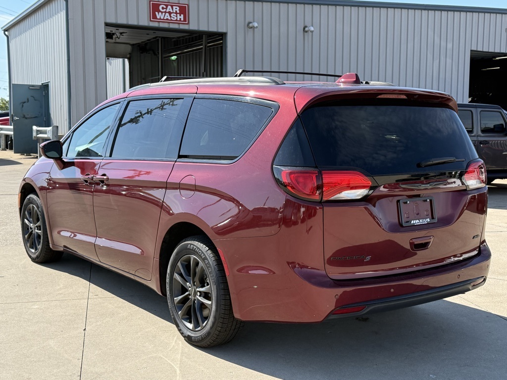 2020 Chrysler Pacifica Touring L photo 5