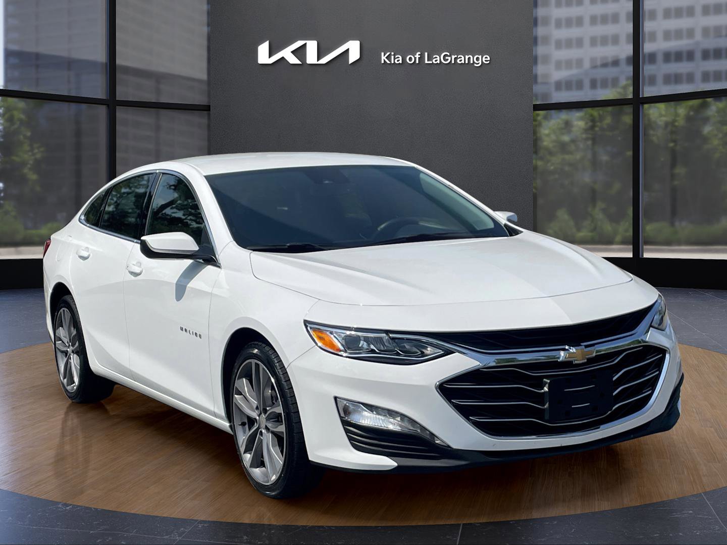 2024 Chevrolet Malibu Premier 2LT photo 3