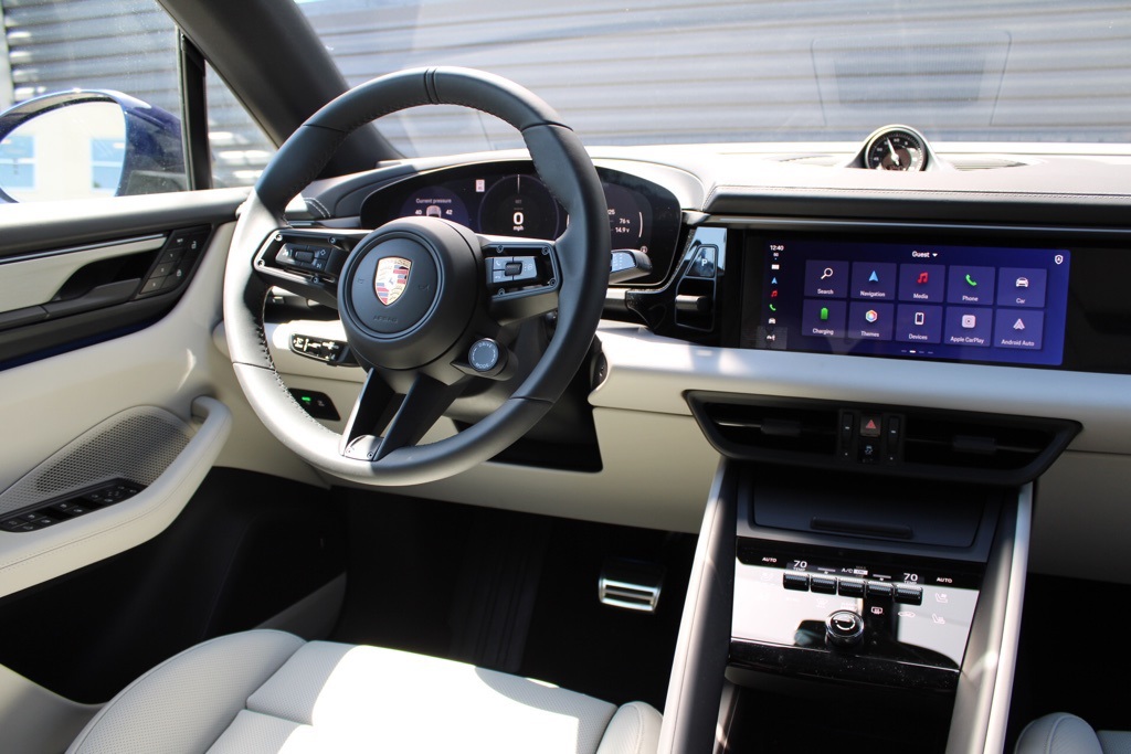 2025 Porsche Macan Electric photo 22